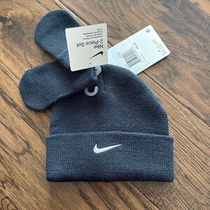 NWT Navy Nike hate and gloves set